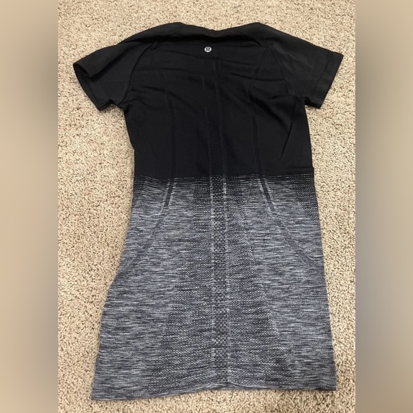 Lululemon Swiftly Tech Short Sleeve 2016 Canadian Olympic Volleyball Gear - Picture 9 of 9